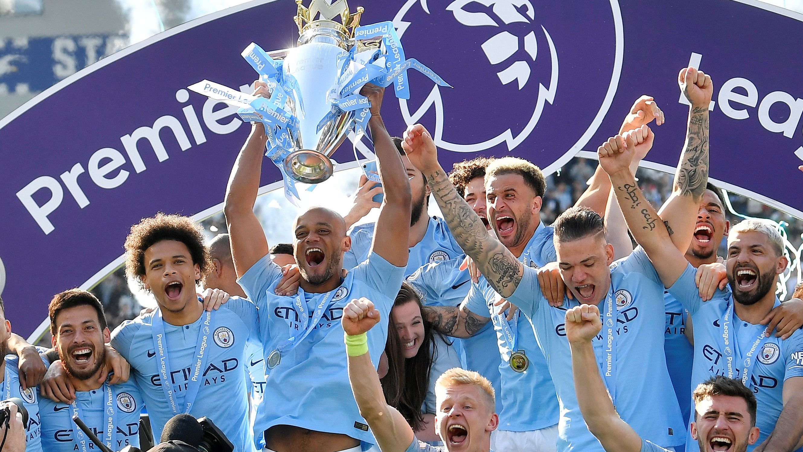 为什么棒球运动员喜欢在比赛中使用粉红色的球棒或护具